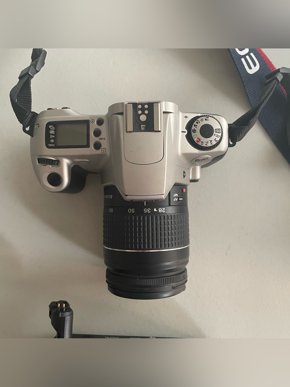 Canon EOS Rebel 2000 35mm SLR Film Camera Bundle -  Vintage Analogue Aesthetic - Picture 7 of 13